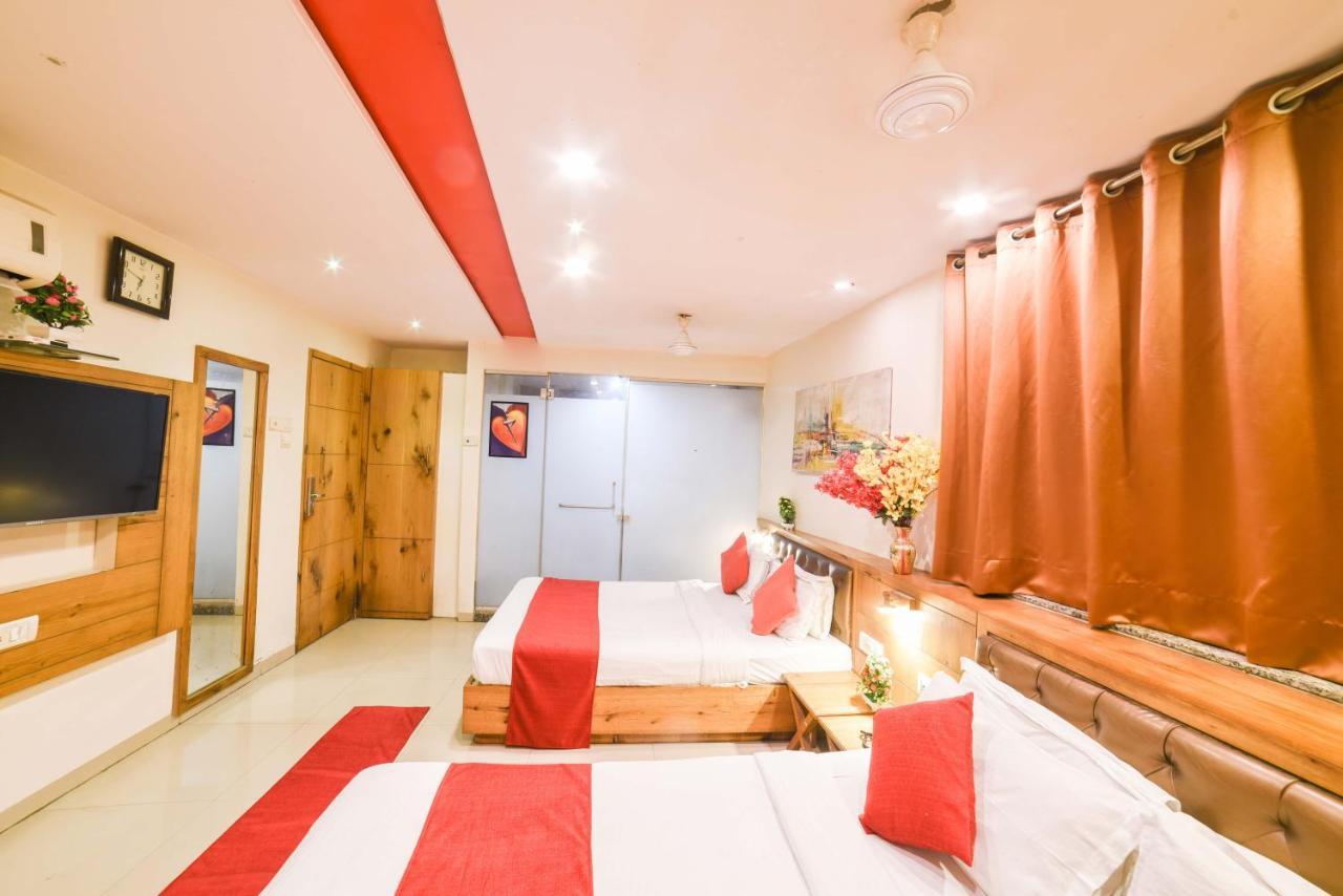 Grandeur-near International Airport