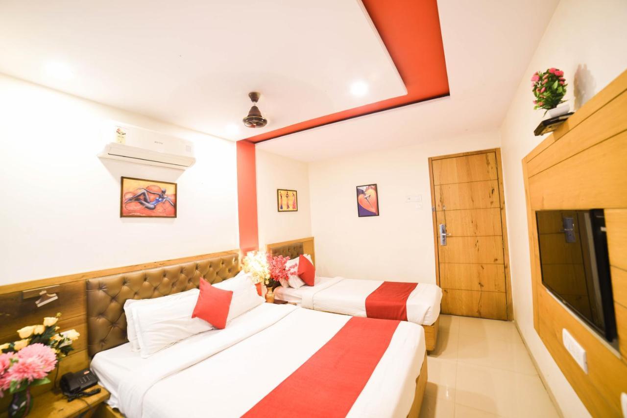 Hotel Grandeur-near International Airport Mumbai