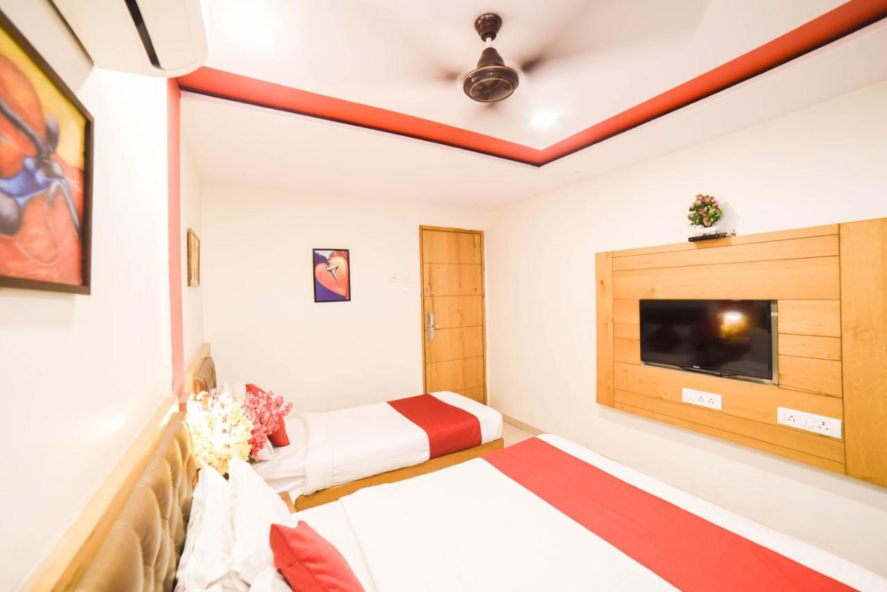 Hotel Grandeur-near International Airport Mumbai