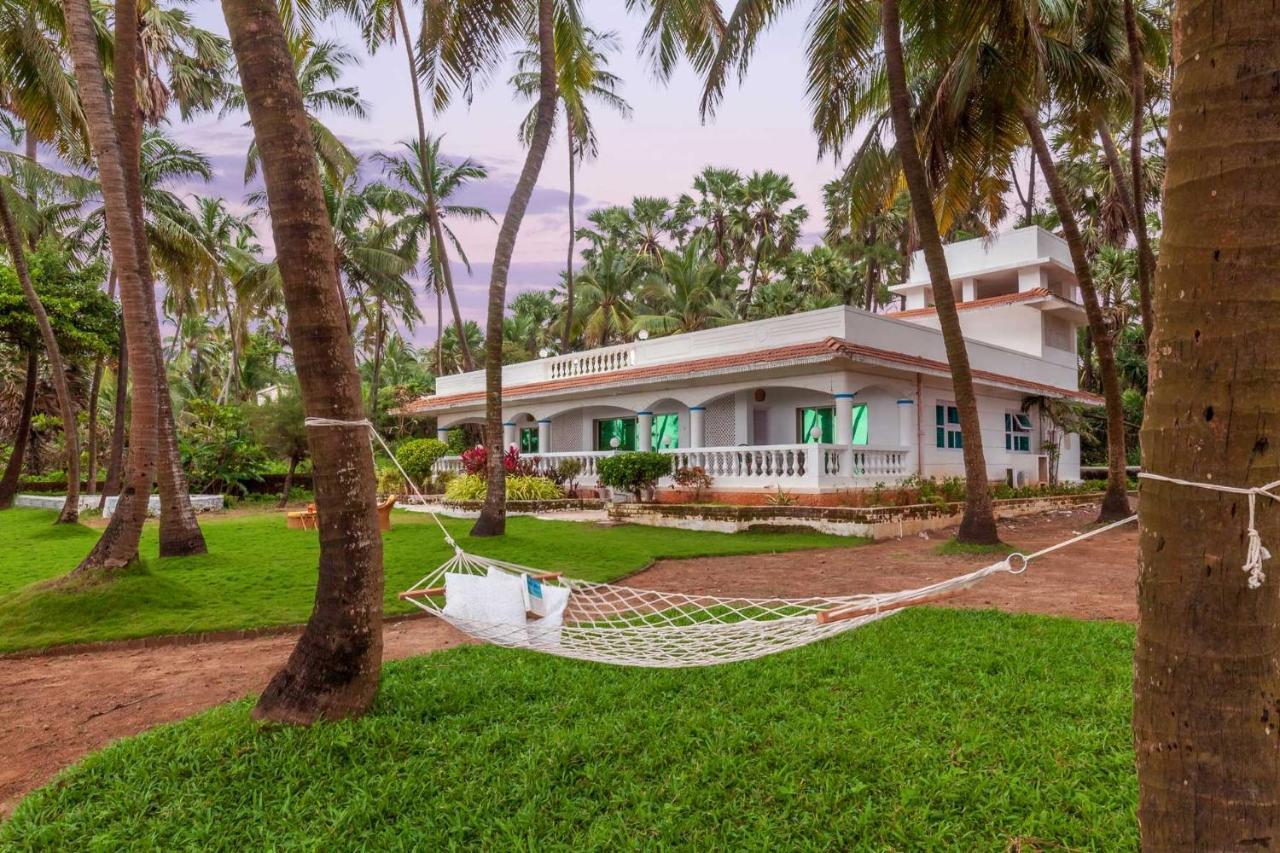 Villa Stayvista's Bharat - Beachfront Serenity With A Spacious Lawn Mumbai