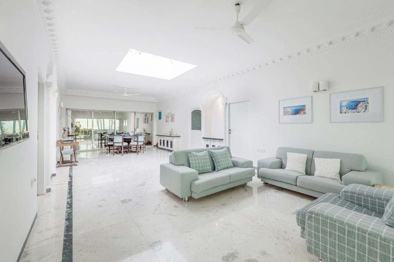 Villa Stayvista's Bharat - Beachfront Serenity With A Spacious Lawn Mumbai
