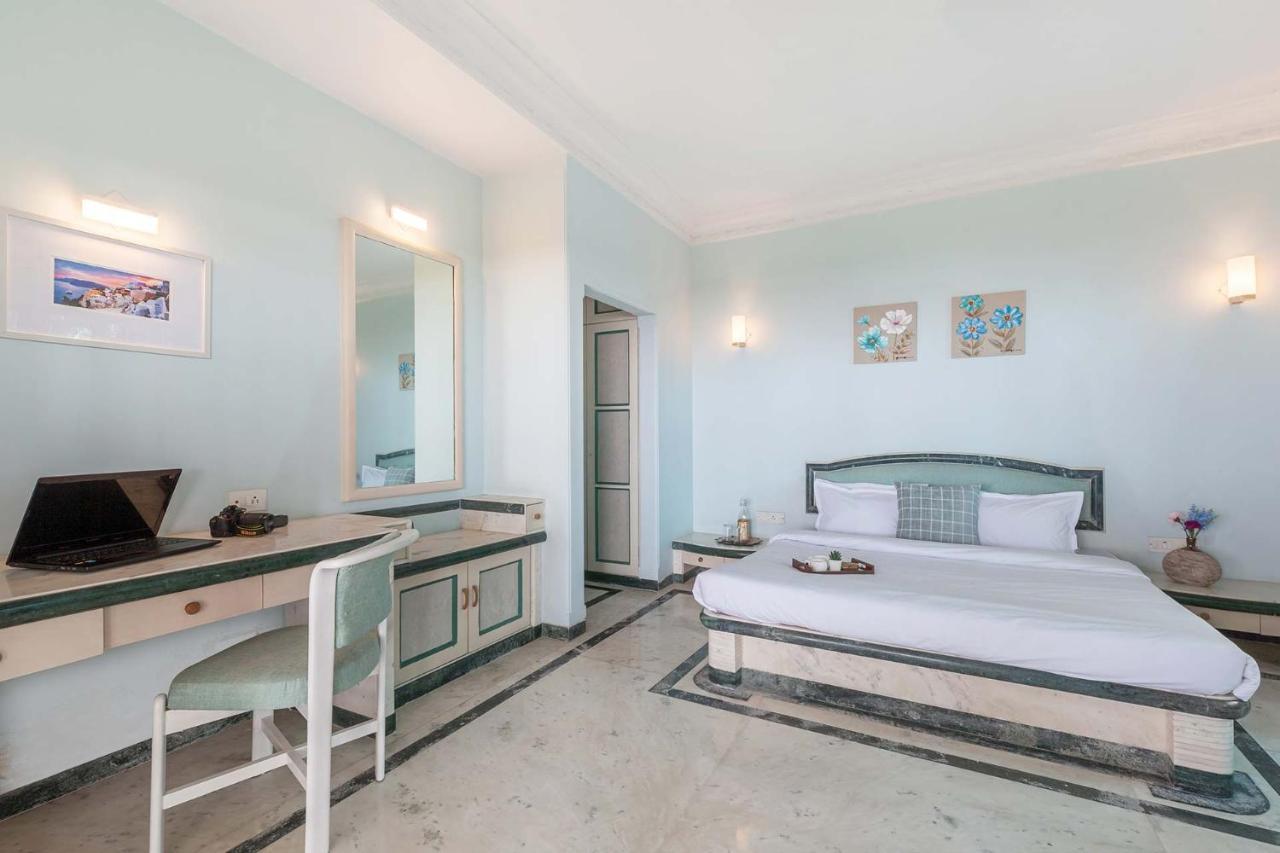 Villa Stayvista's Bharat - Beachfront Serenity With A Spacious Lawn