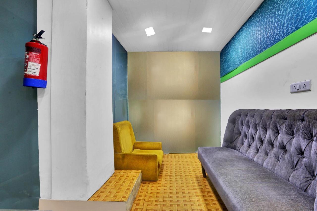 Oyo Flagship 83355 Om Sai Hotel