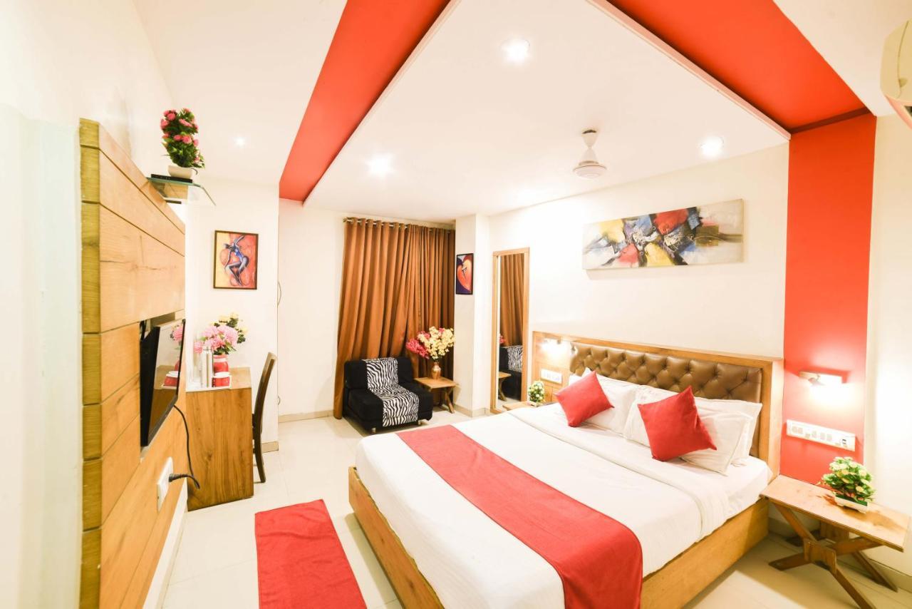 Grandeur-near International Airport 3*