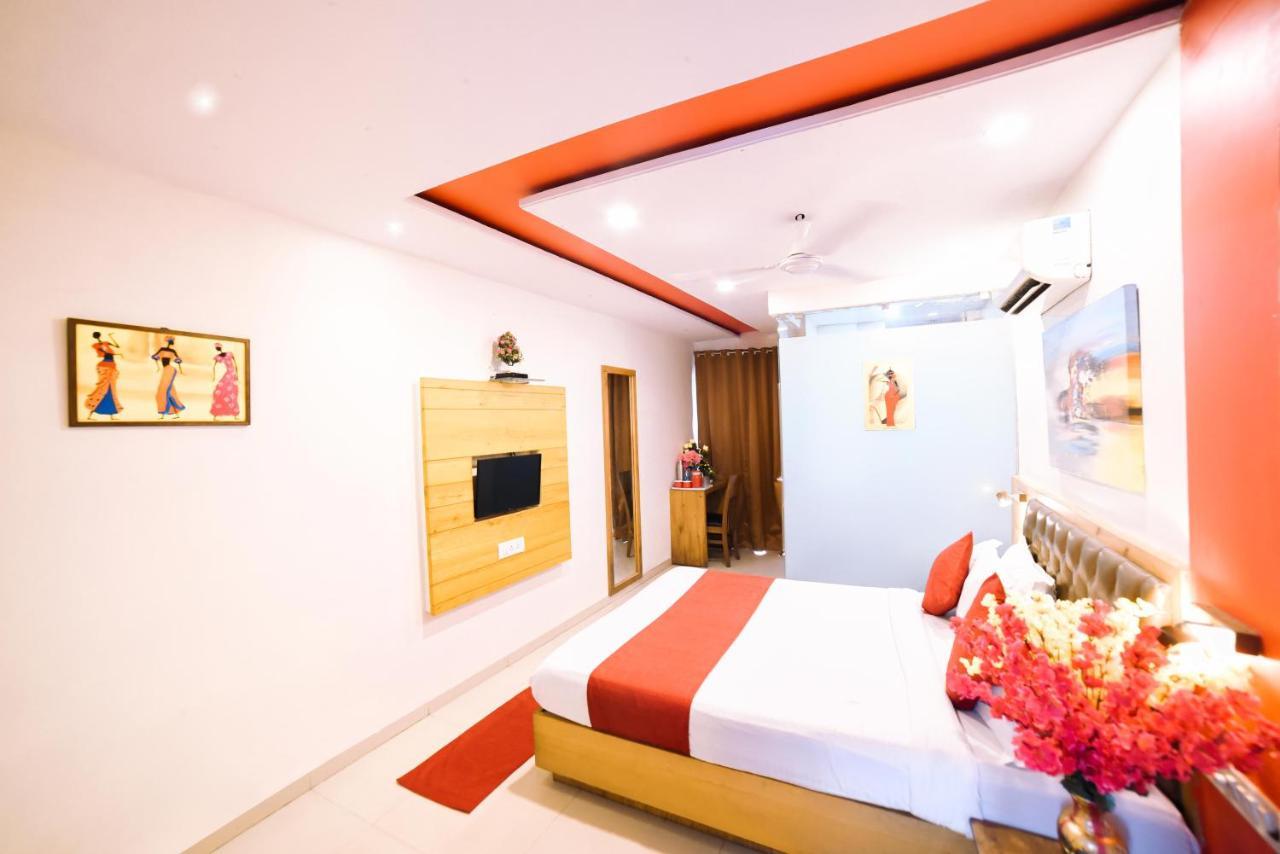 Grandeur-near International Airport 3*