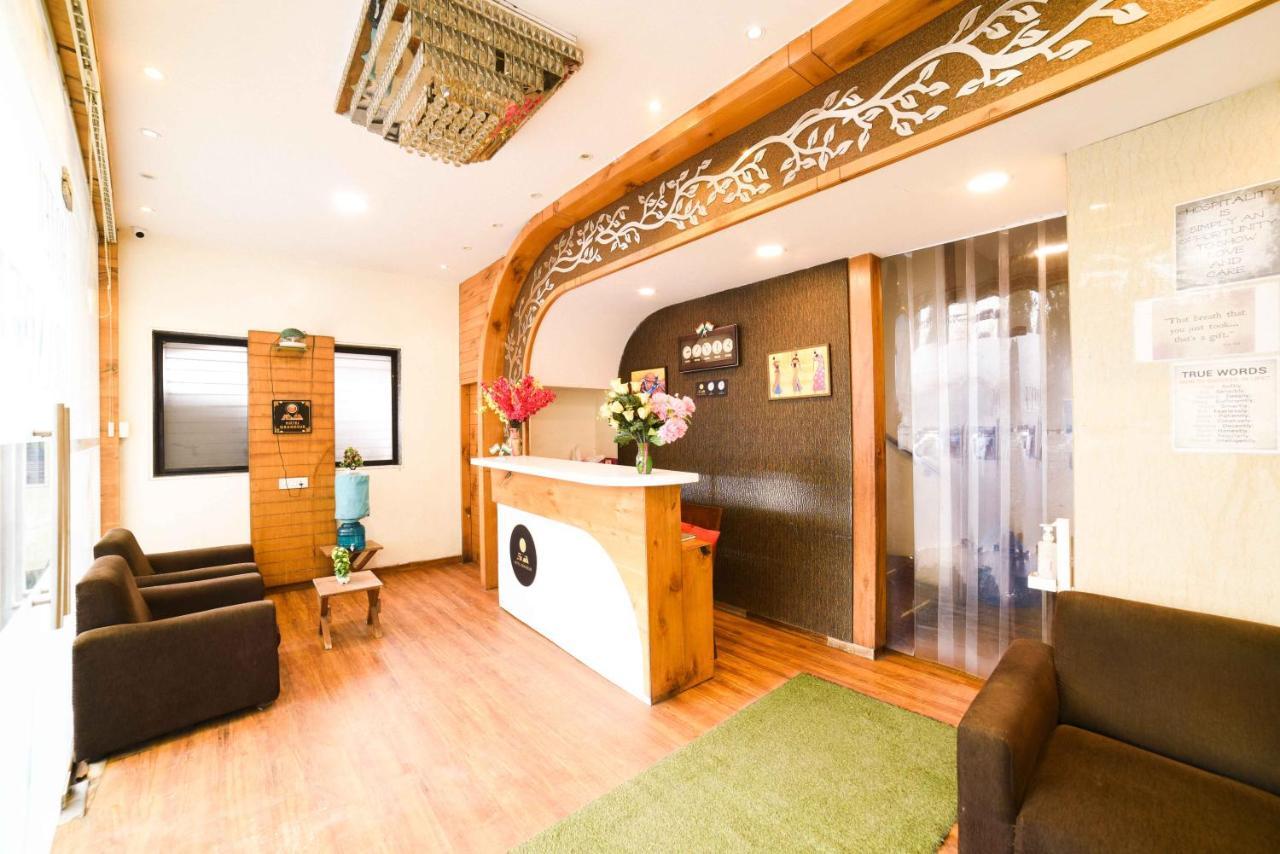 Hotel Grandeur-near International Airport 3*