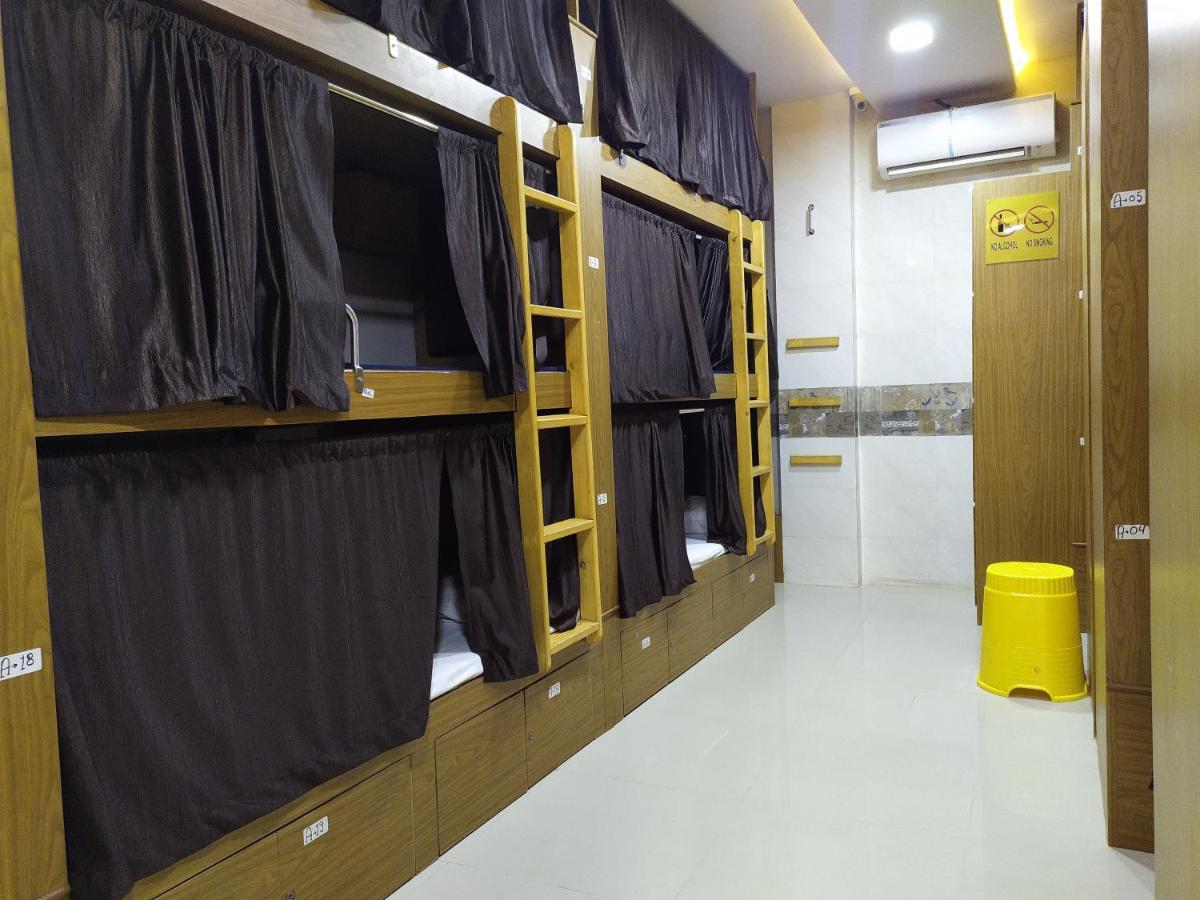 Super Ac Deluxe * Mumbai