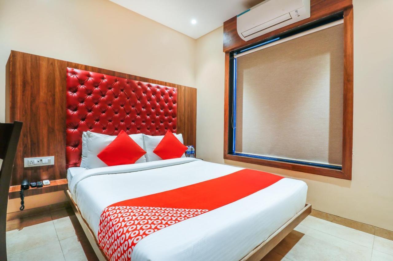 Oyo 70475 Sea Breeze Mumbai
