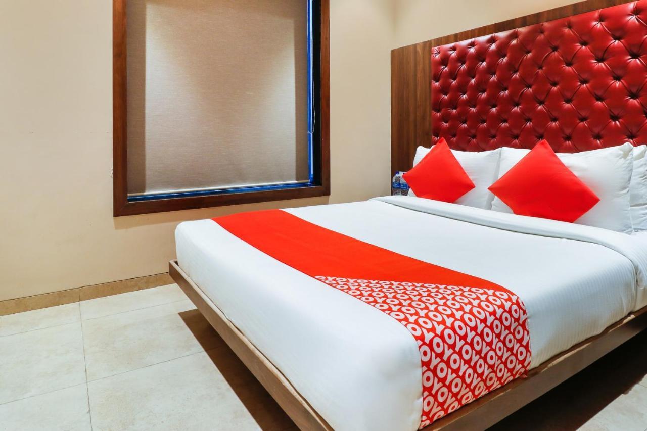 Oyo 70475 Sea Breeze Mumbai