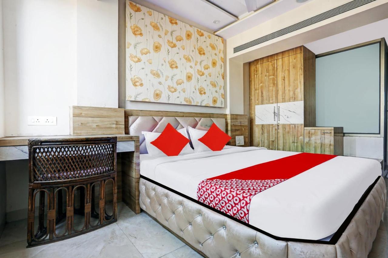 Oyo 85290 Milona Service Hotel Mumbai
