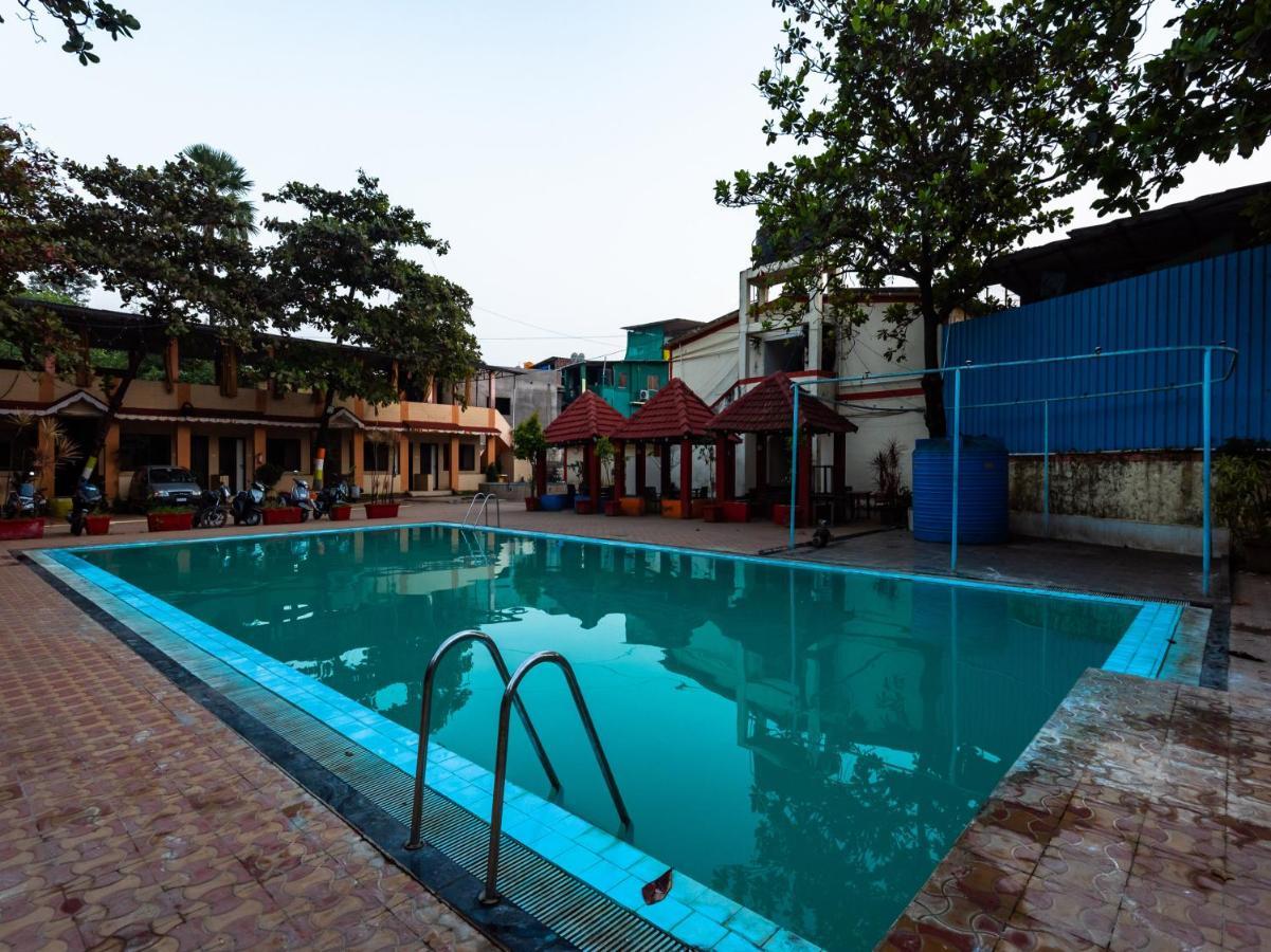 Stayaro Manori Resort Resort *