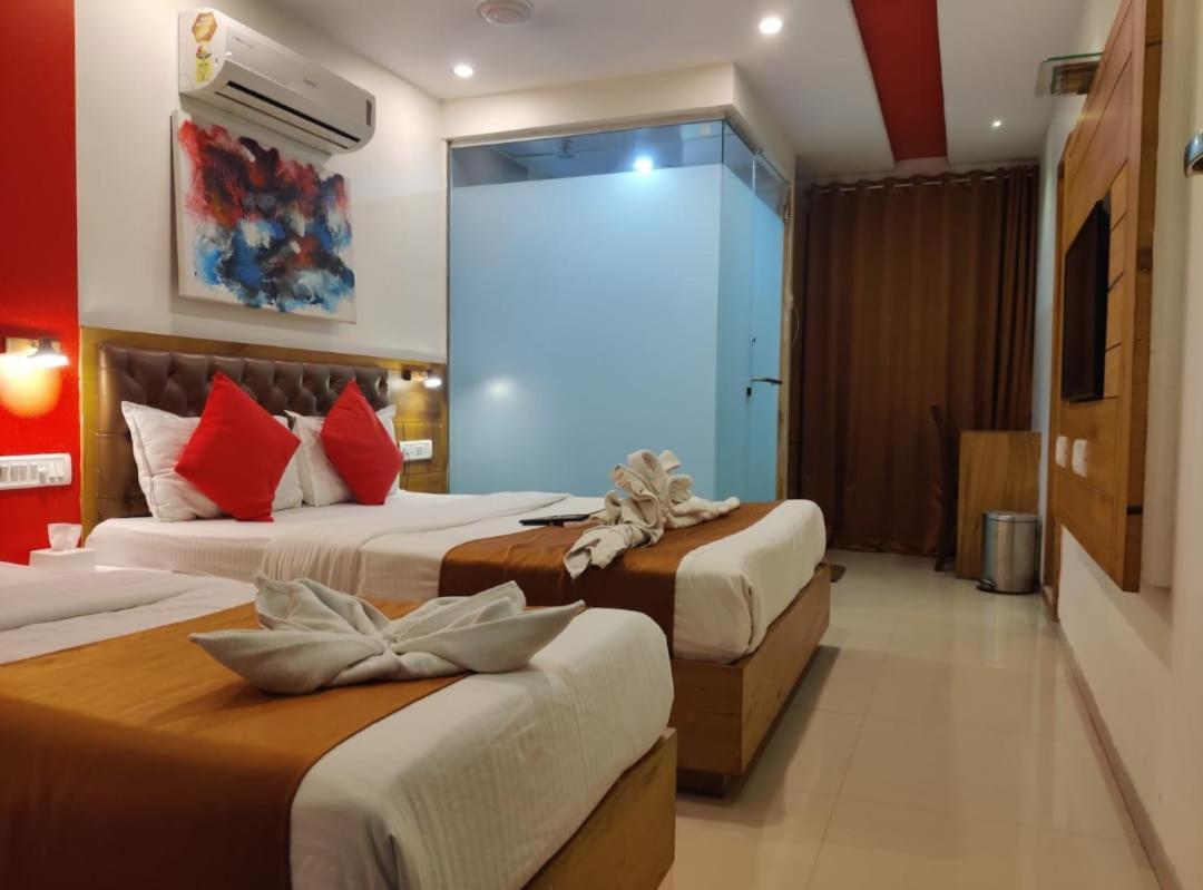 Grandeur-near International Airport