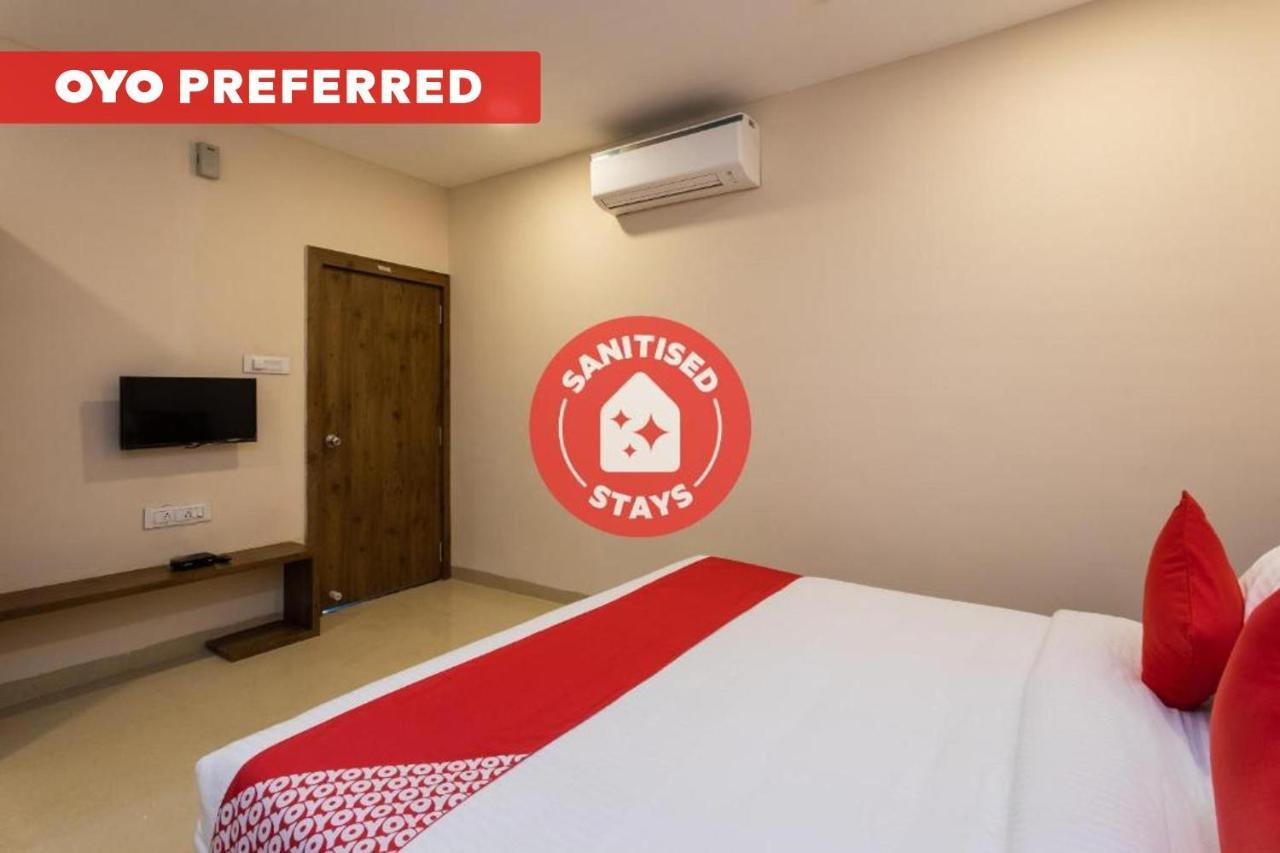 Oyo 64827 Marve Residency Mumbai