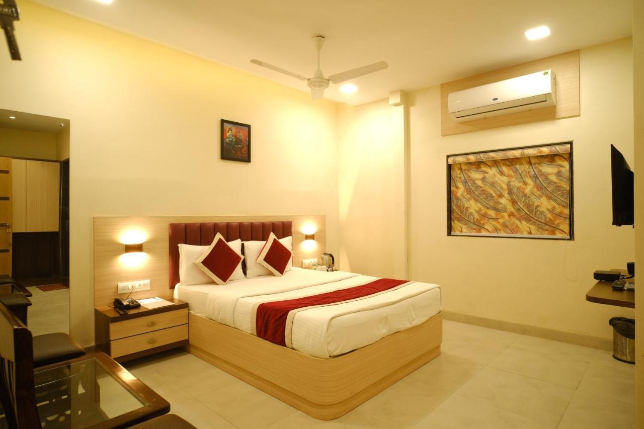 Hotel Sai Neel Hotel *