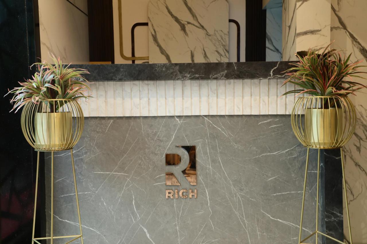 Rich Mumbai