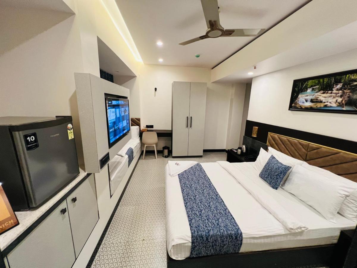 Hotel Rich 3*