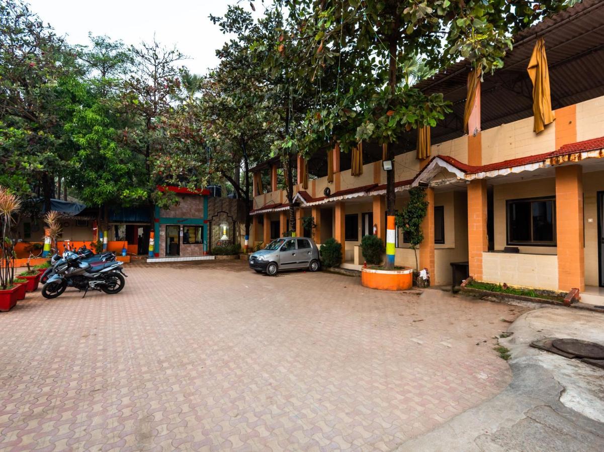 Stayaro Manori Resort Resort