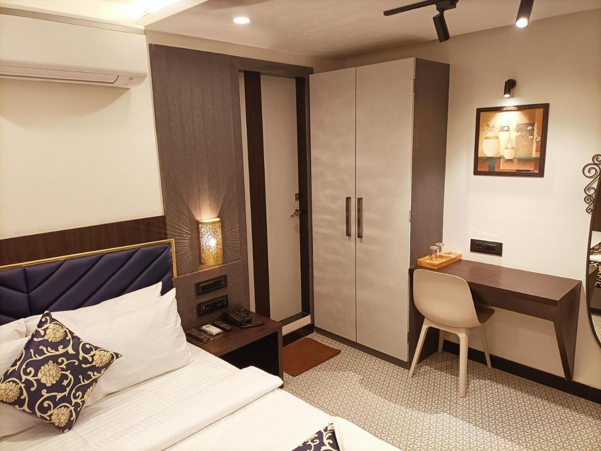 Rich Mumbai
