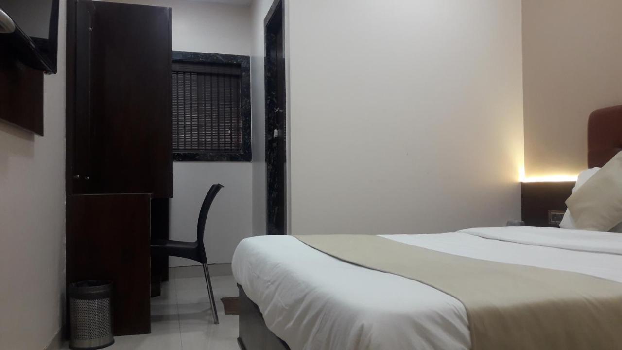 Shine Hospitality Empire Hotel *