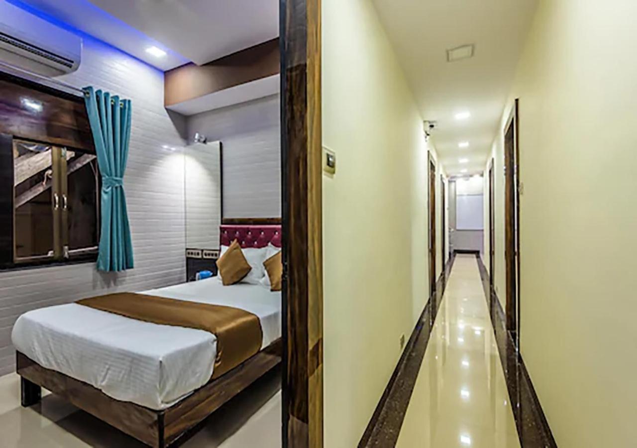 Plaza- Near Byculla Railway Station Hotel