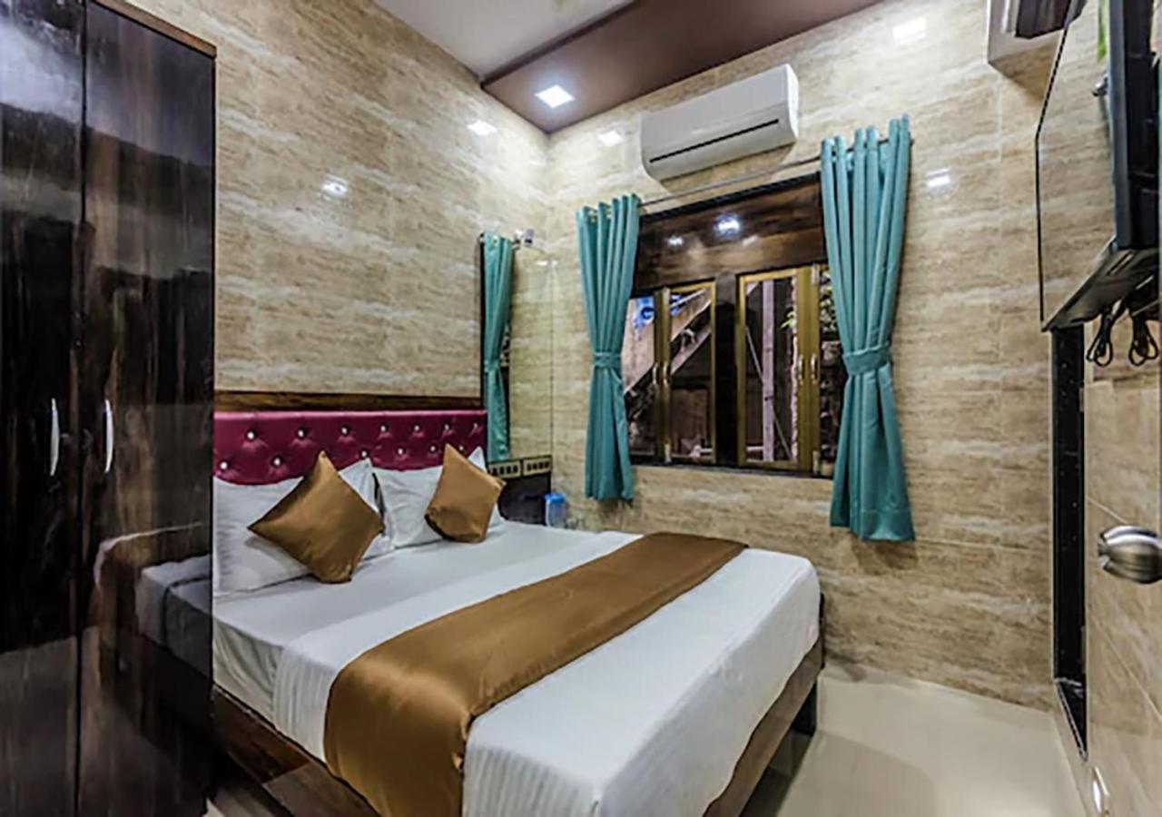 Plaza- Near Byculla Railway Station Hotel