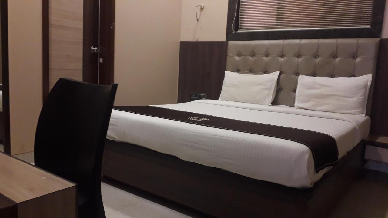 Hotel Shine Hospitality Crown