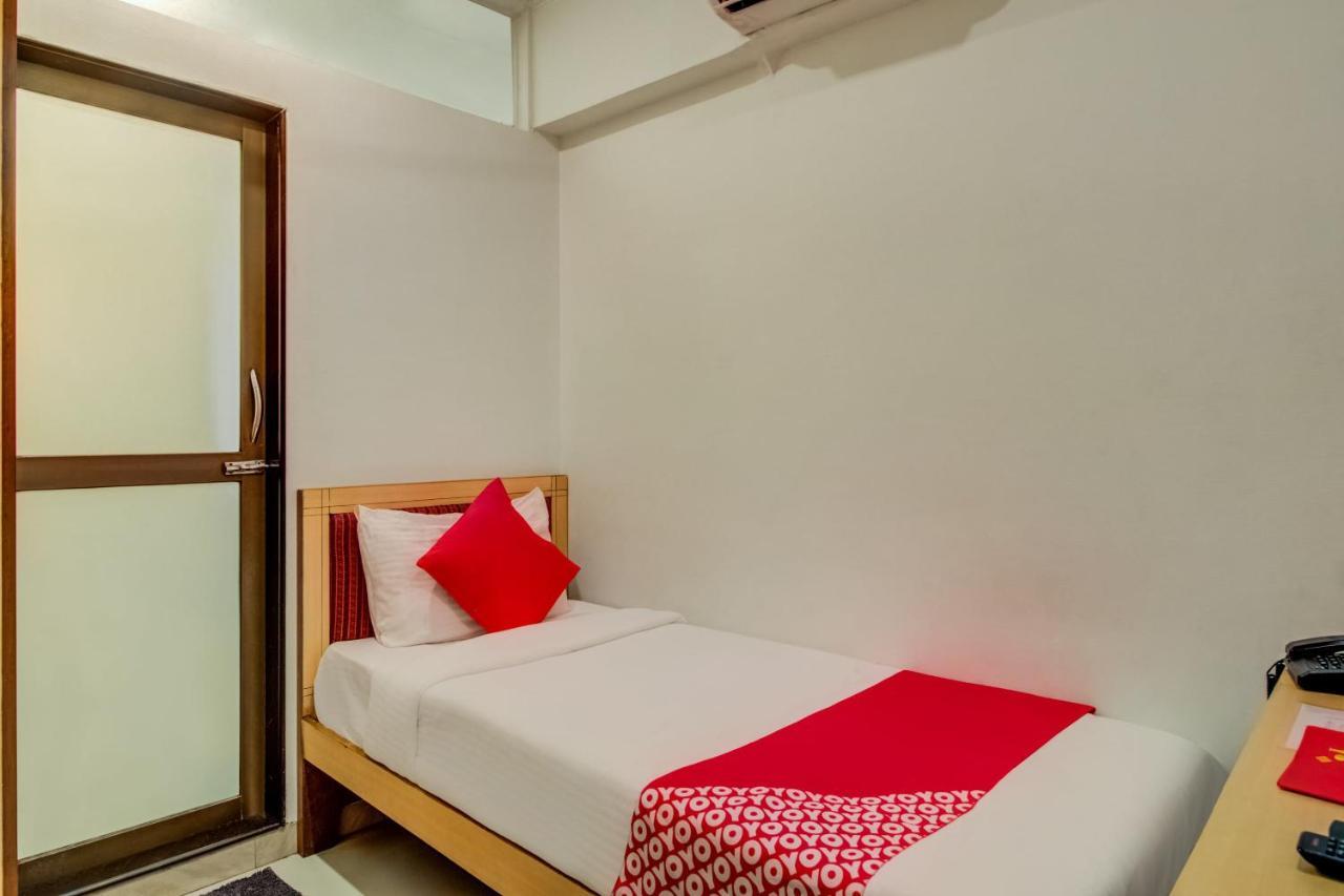 Oyo Flagship 572 Santacruz West