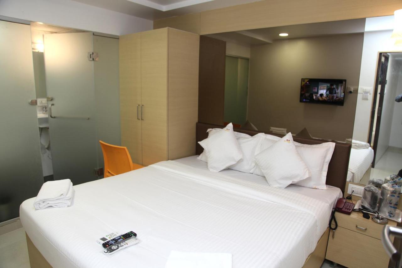 Lucky Galaxy Hotel 3*