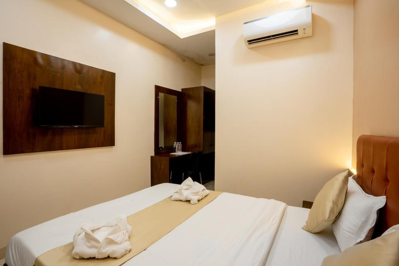 Empire - Near International Airport Mumbai