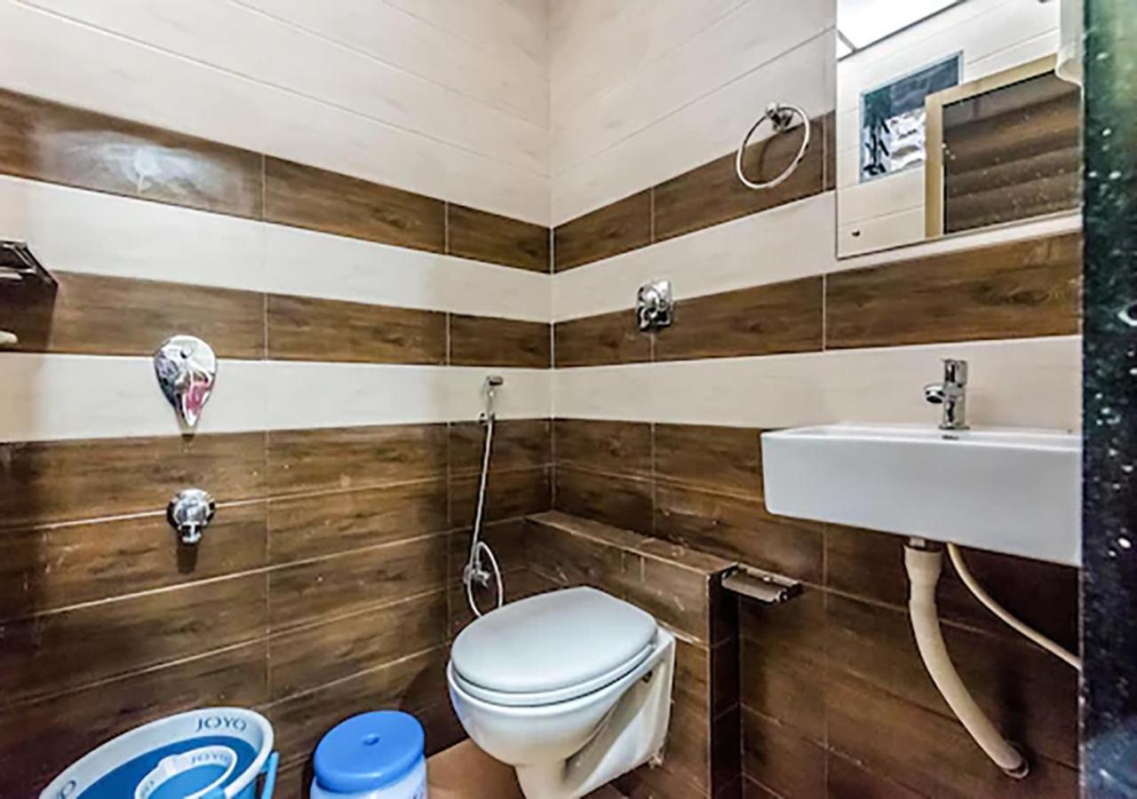 Hotel Plaza- Near Byculla Railway Station