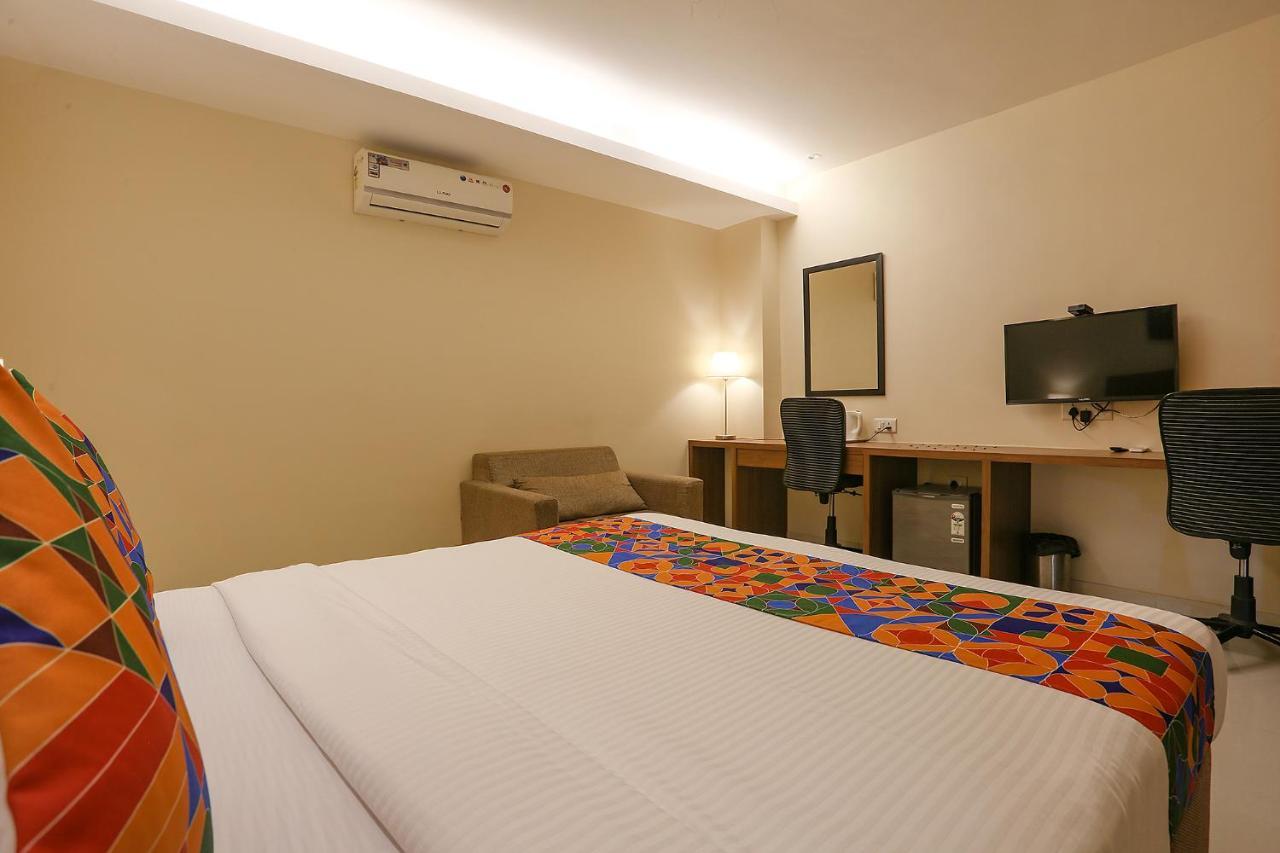 Hotel Fabhotel Royal International
