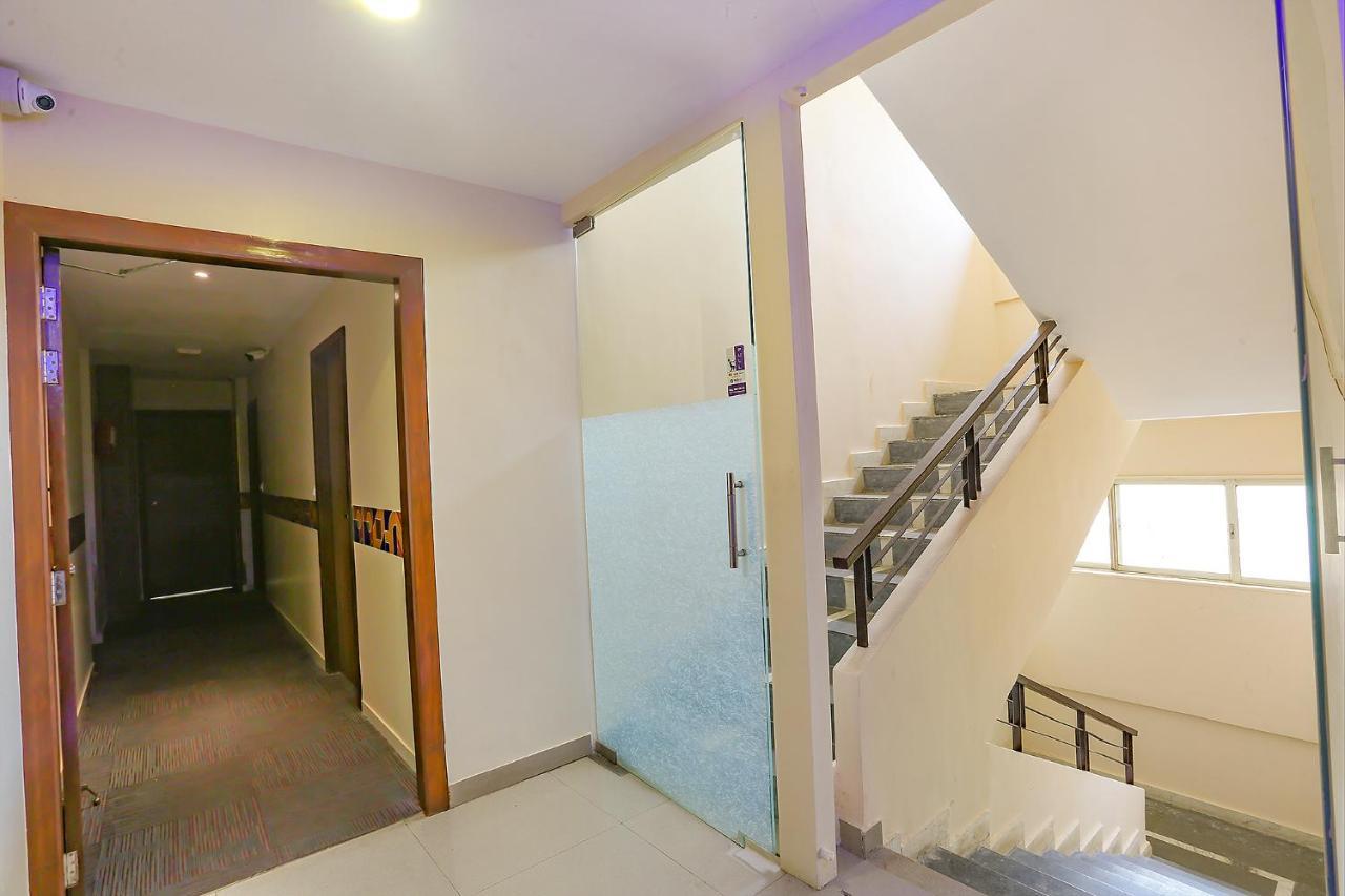 Hotel Fabhotel Royal International