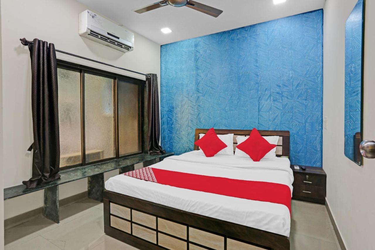 Oyo 85804 K D Palace Hotel
