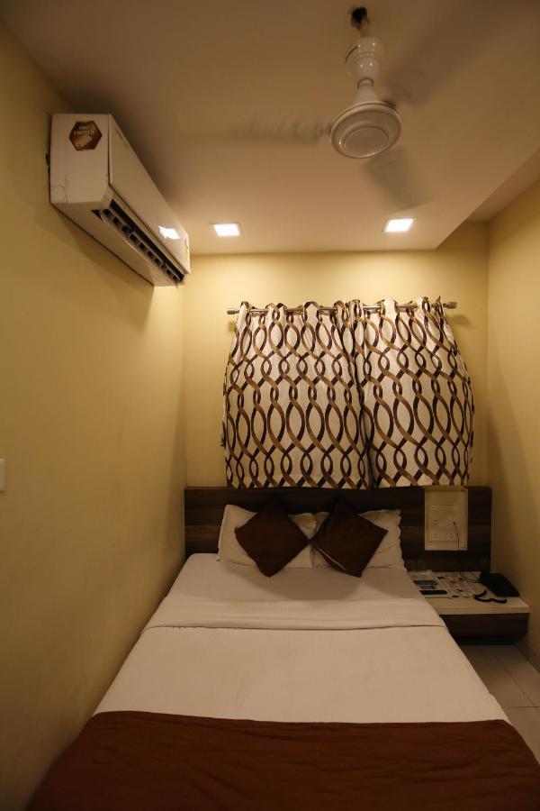 Super Collection O Airport Metro Andheri East Mumbai