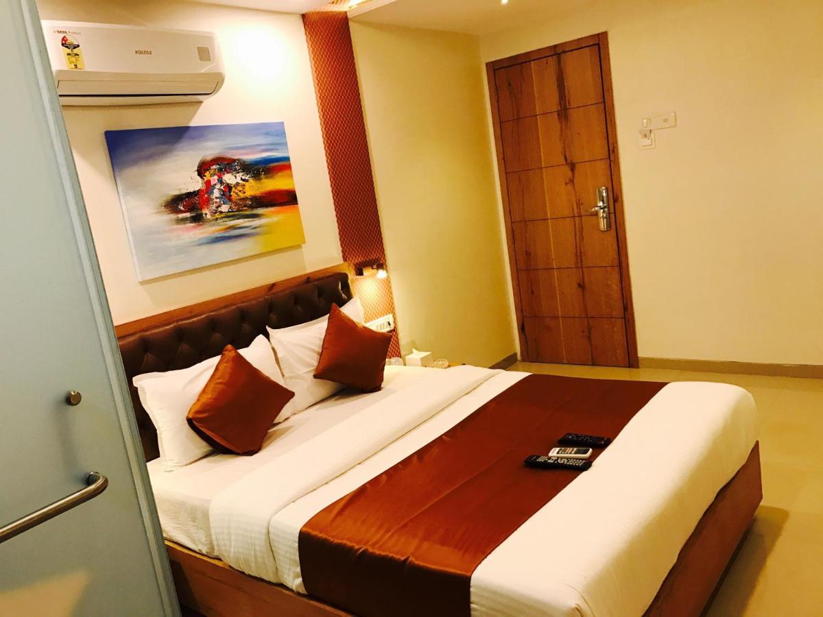 Hotel Grandeur-near International Airport 3*
