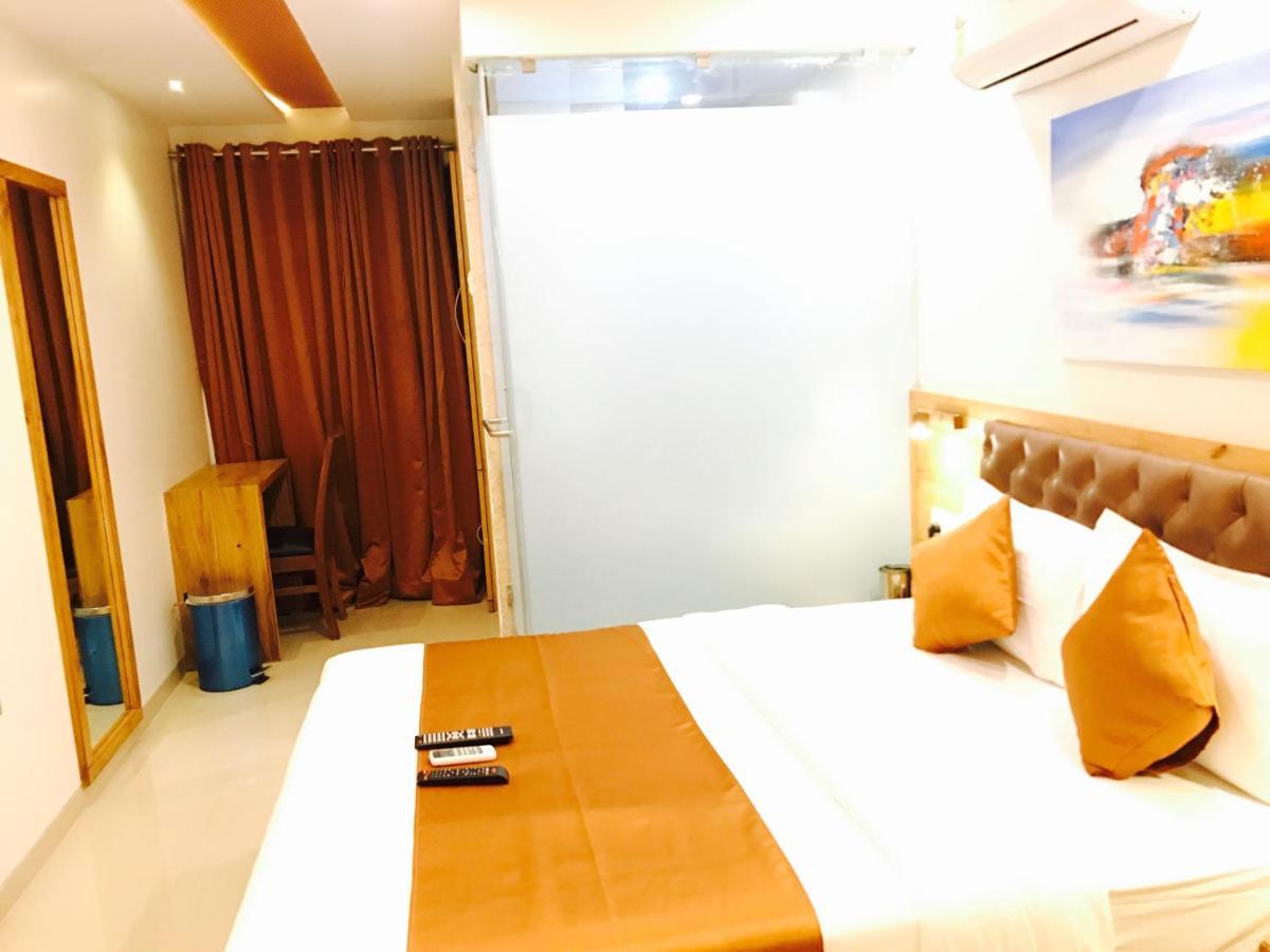 Grandeur-near International Airport 3*