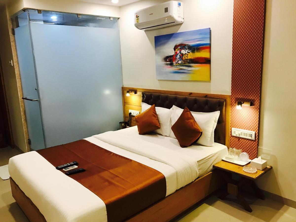 Hotel Grandeur-near International Airport