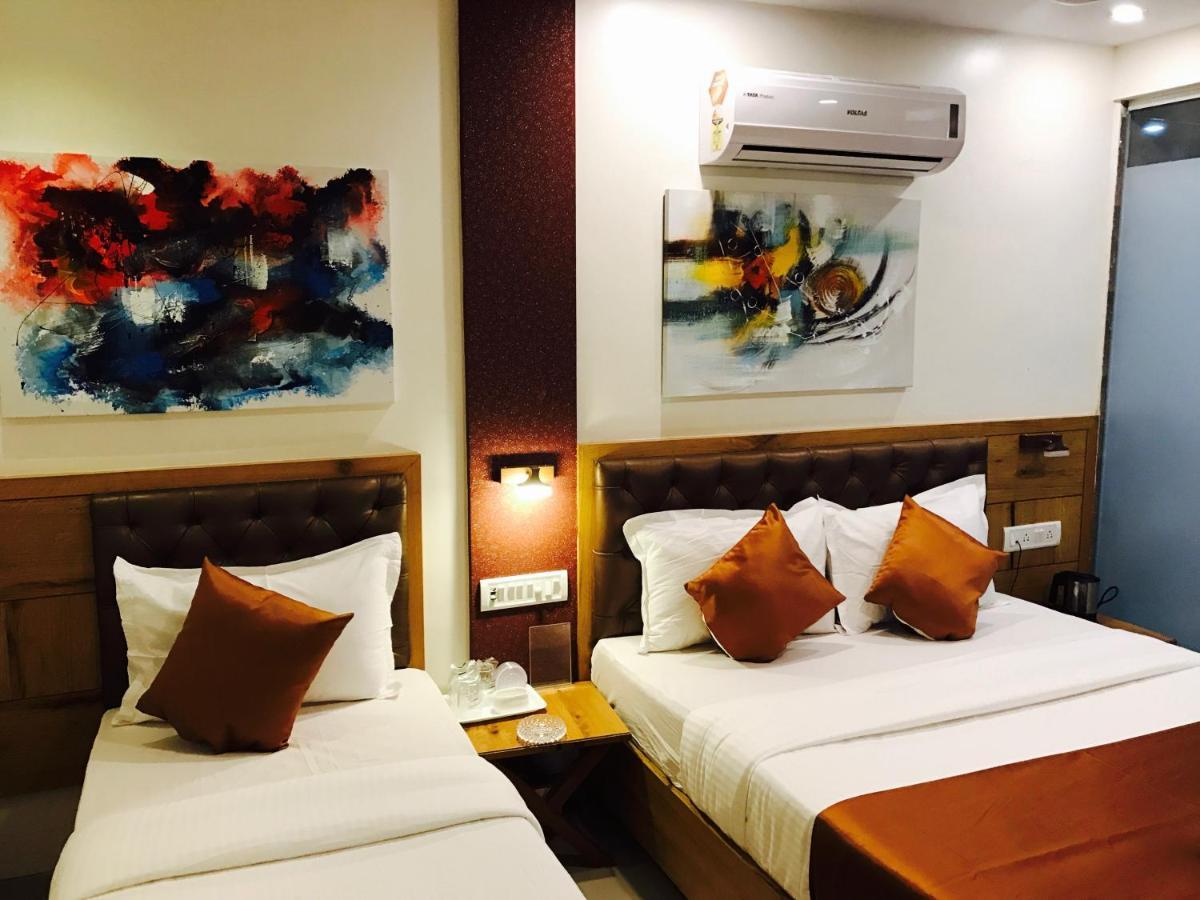 Grandeur-near International Airport Hotel