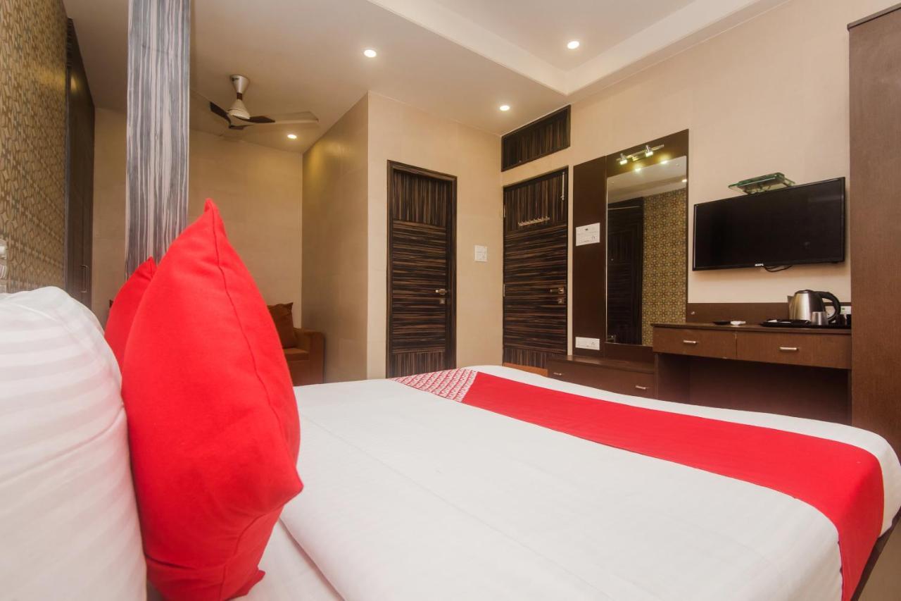 Oyo 6371 Abrol Hotel 3*