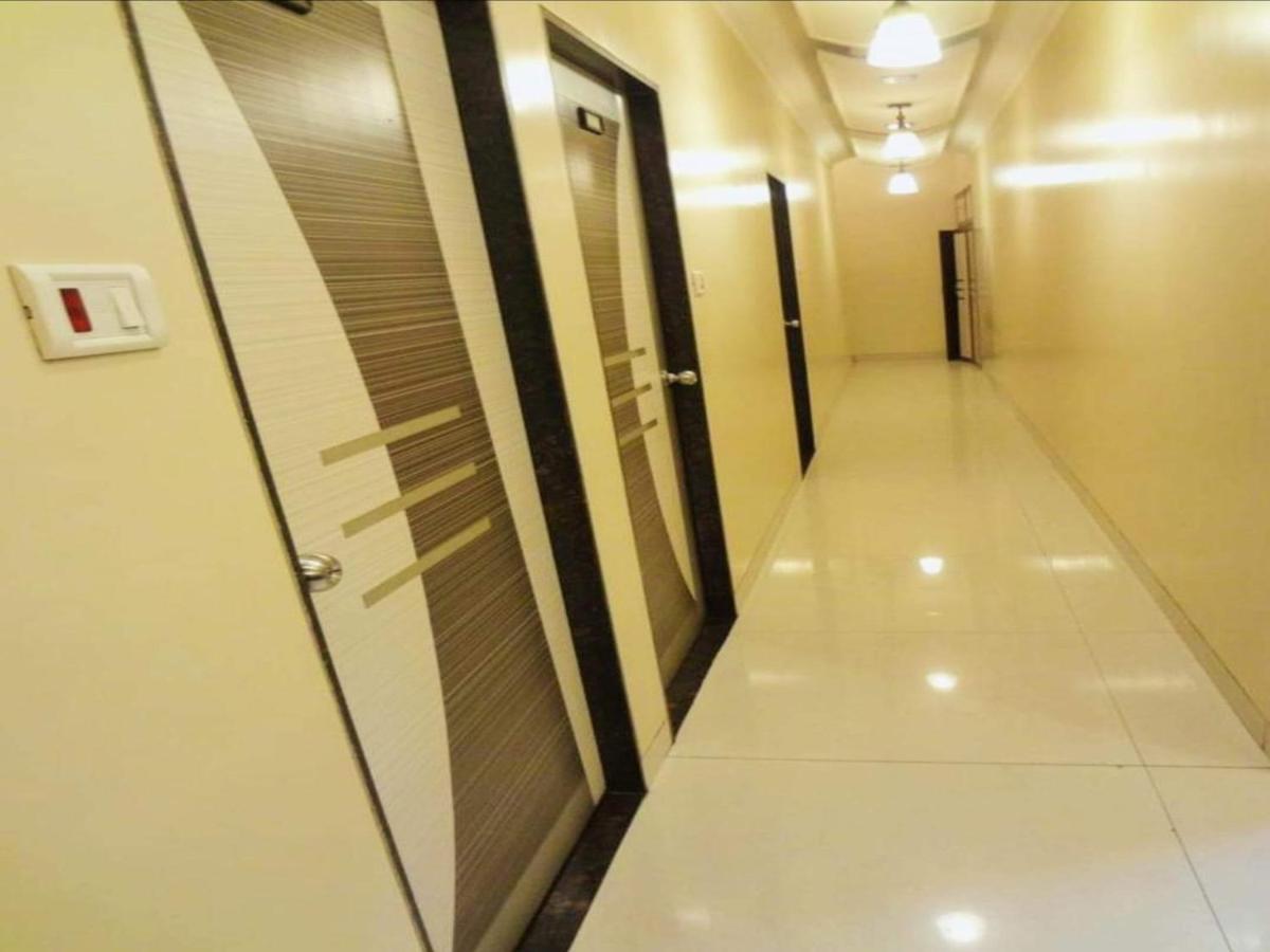 Broadway Colaba Hotel 2*