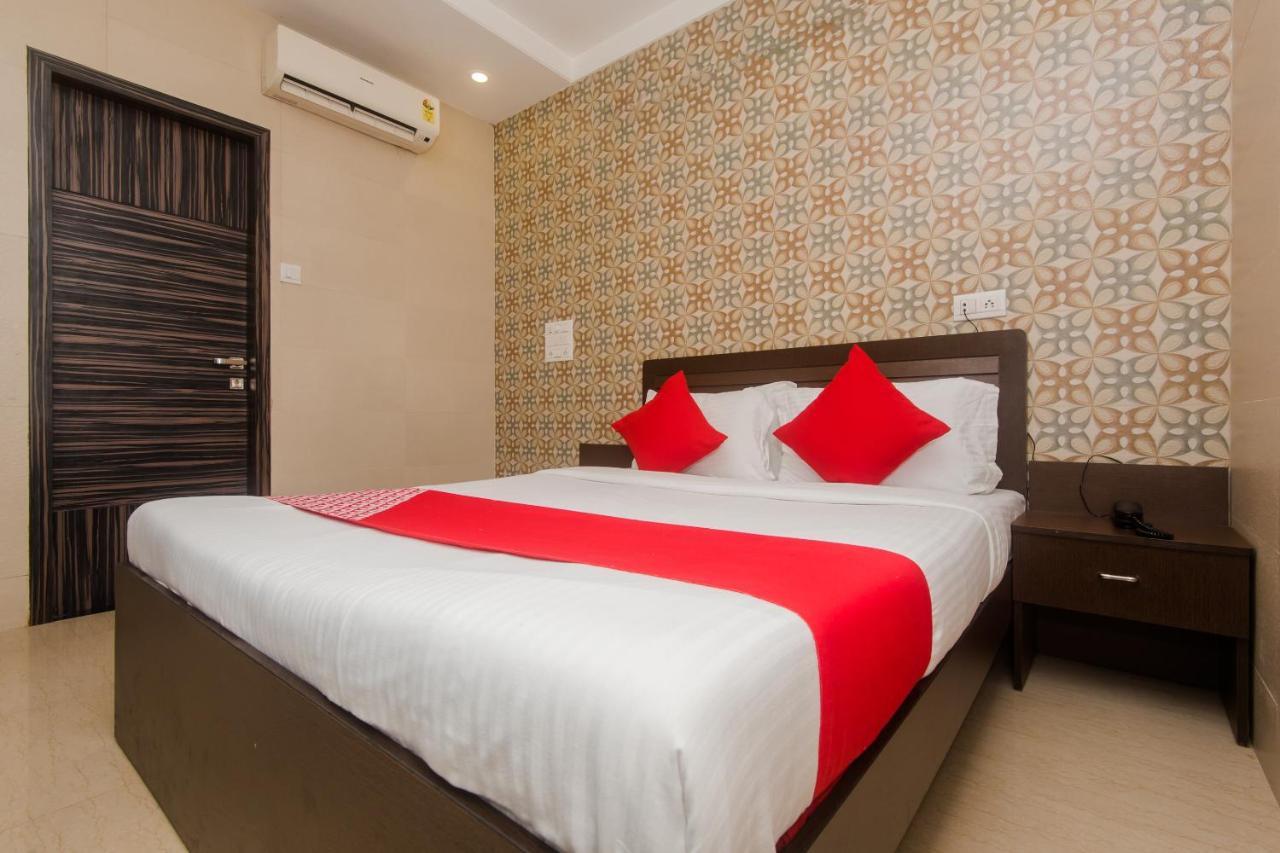 Oyo 6371 Abrol Hotel