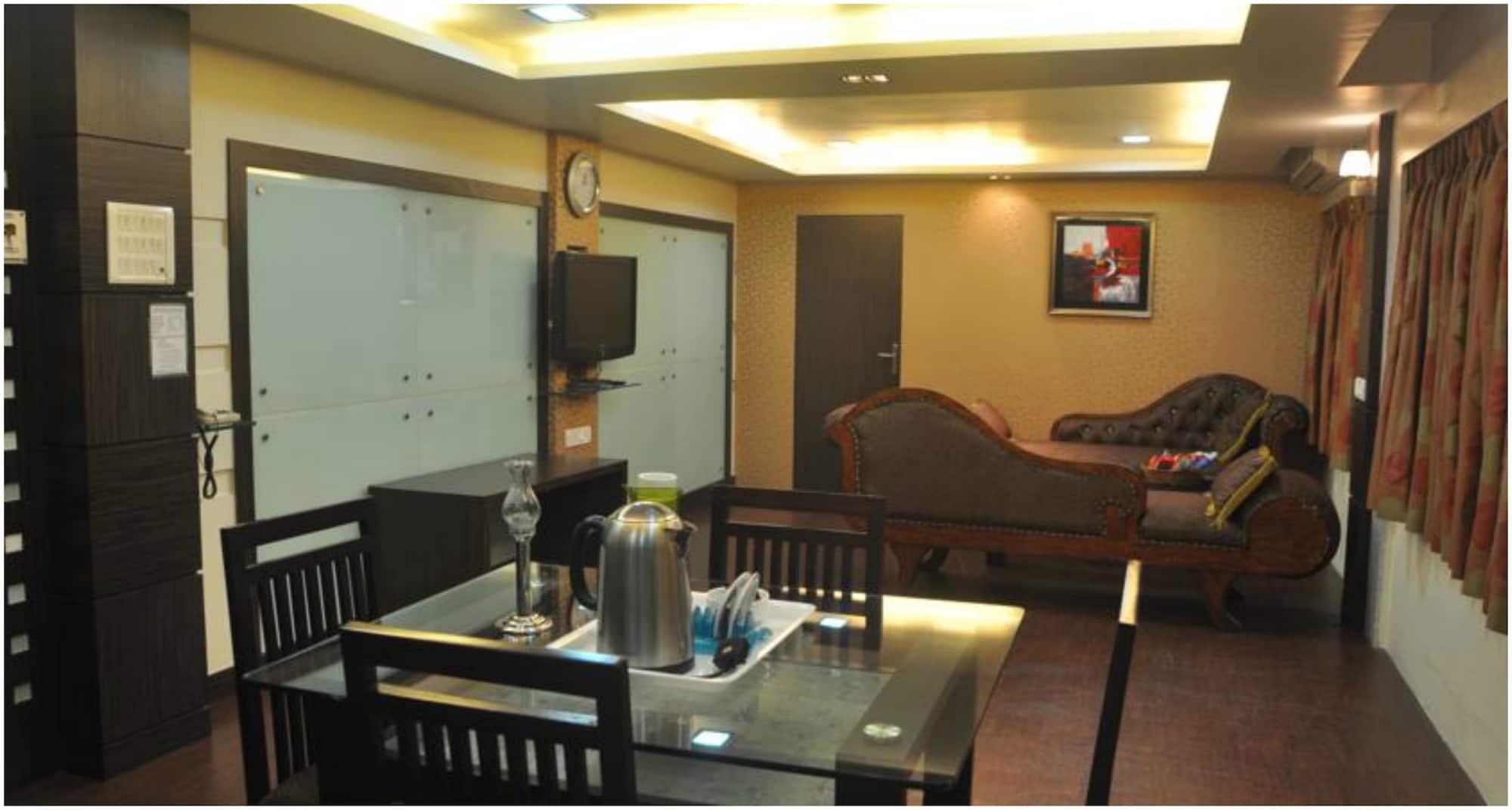 Hotel Metro Palace Bandra