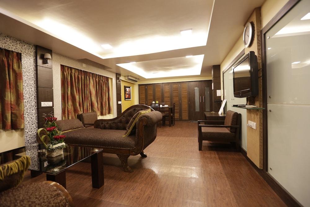 Metro Palace Mumbai