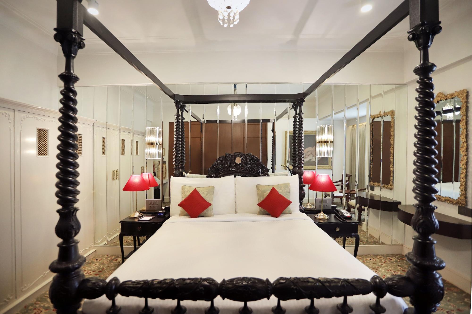 Hotel The Ambassador, Marine Drive, 4*