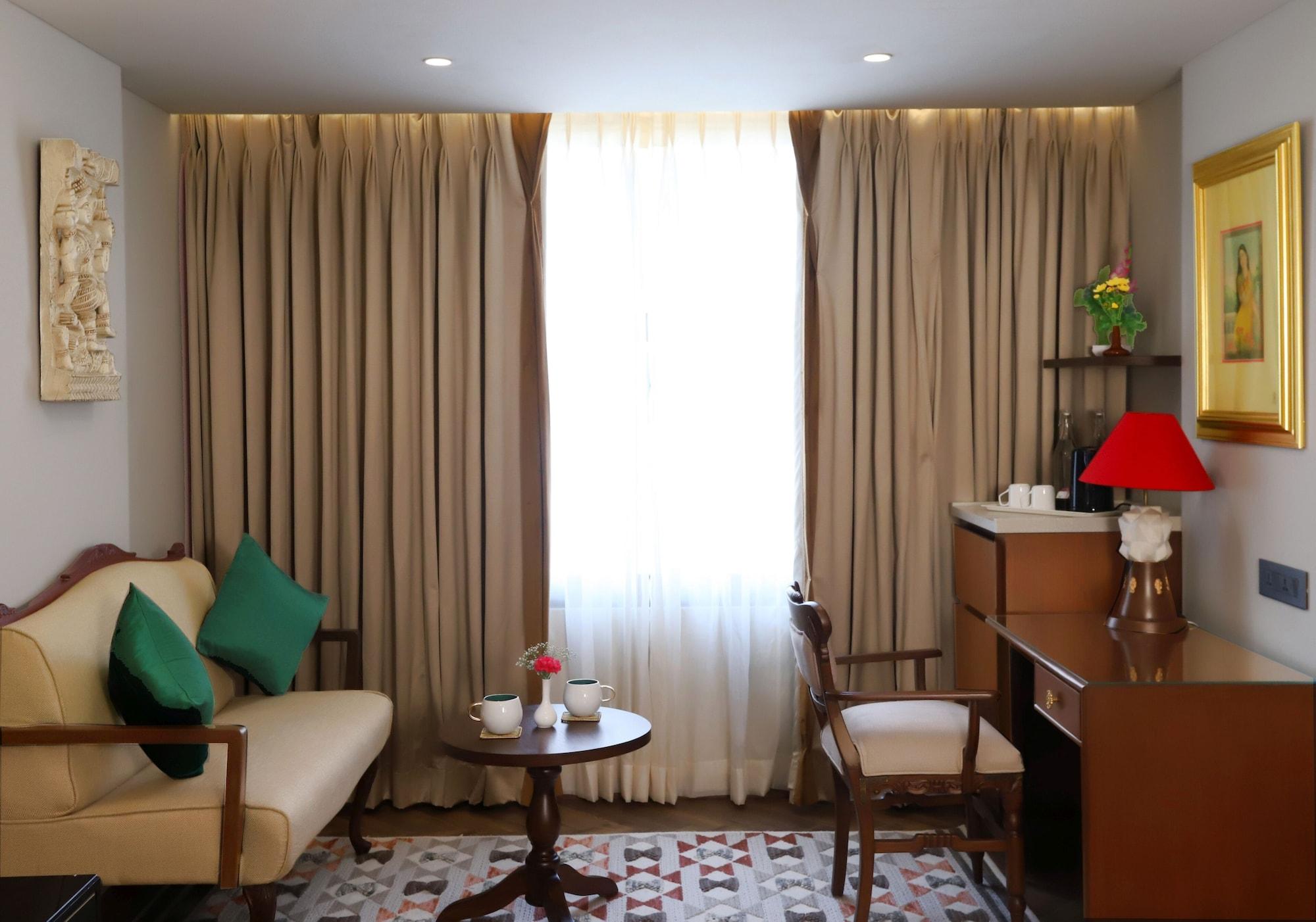 The Ambassador, Marine Drive, Hotel 4*