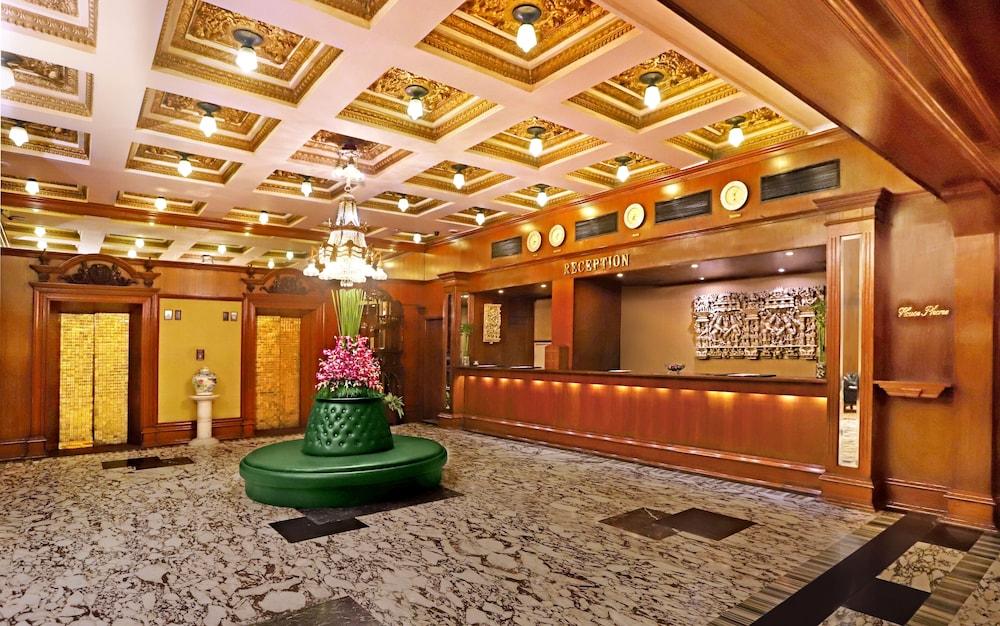 Hotel The Ambassador, Marine Drive,
