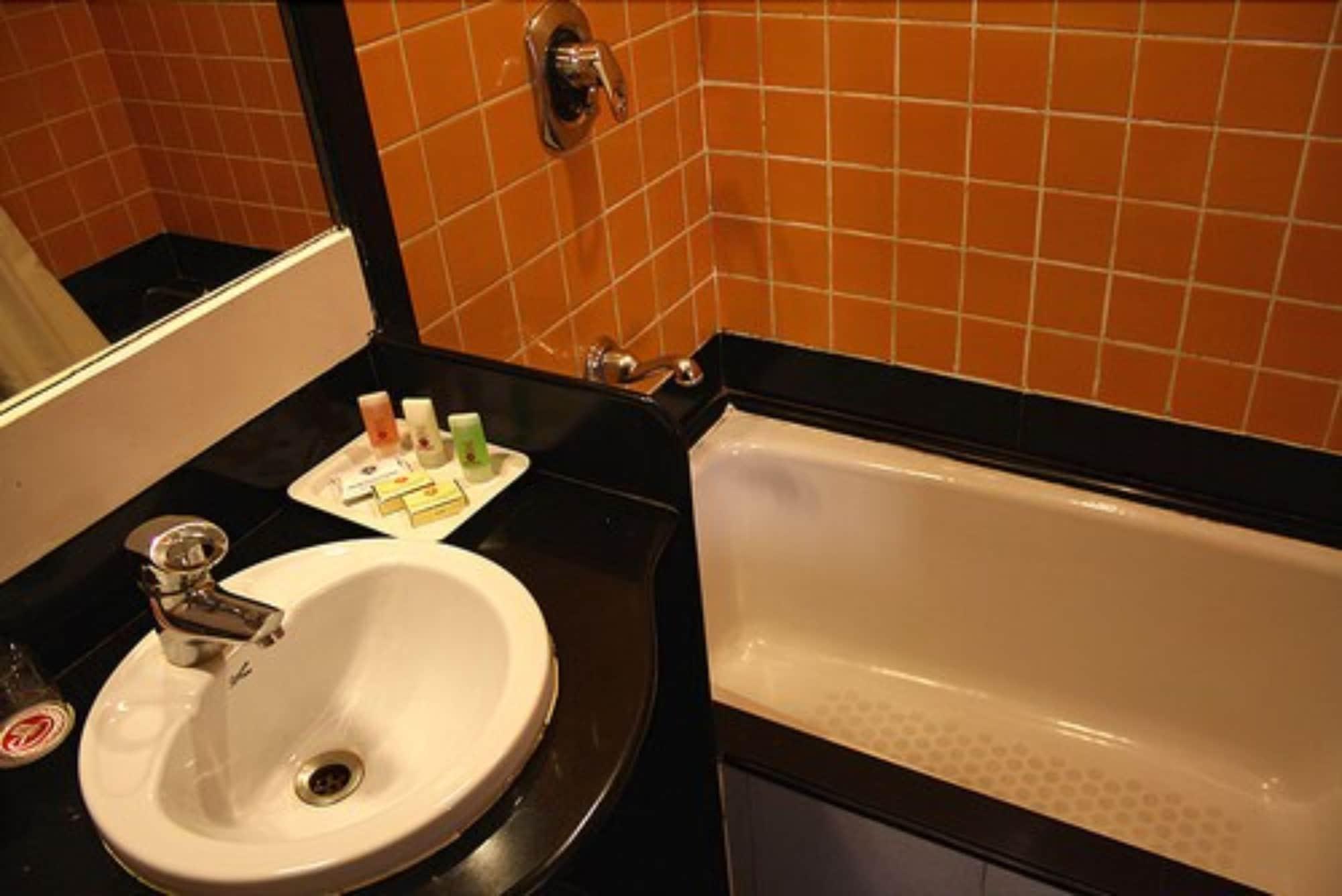 Hotel Ramee Guestline Khar