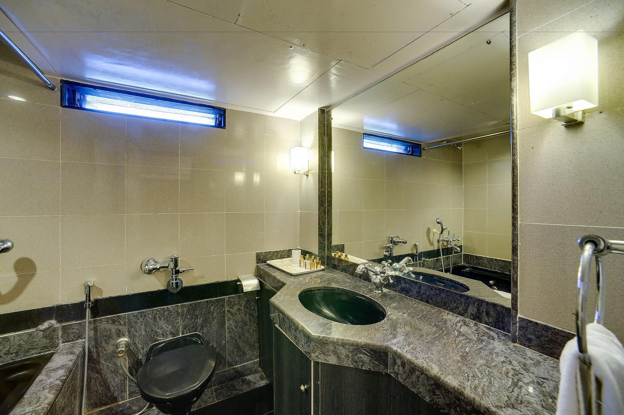 Ramee Guestline Khar Hotel
