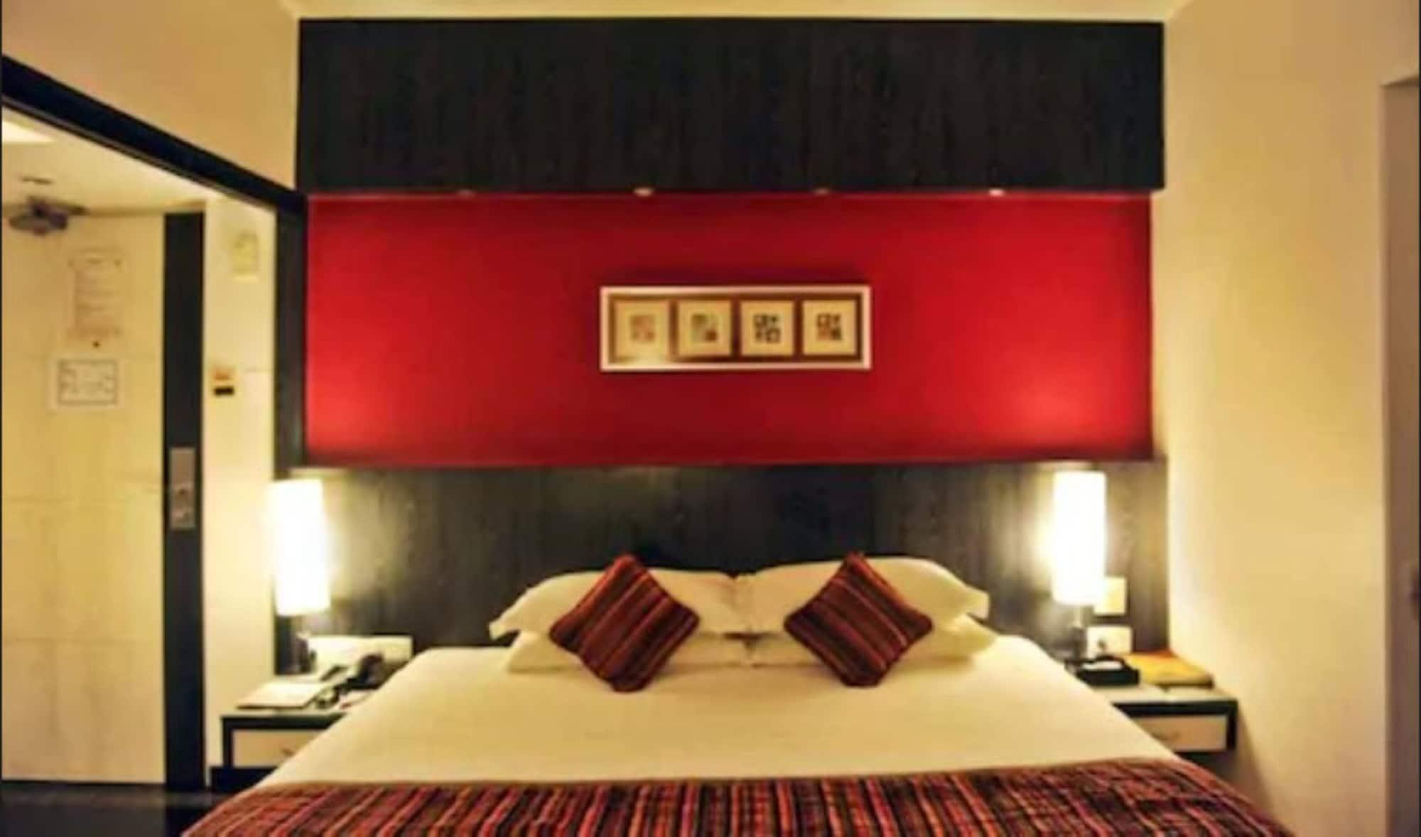 Ramee Guestline Khar Hotel