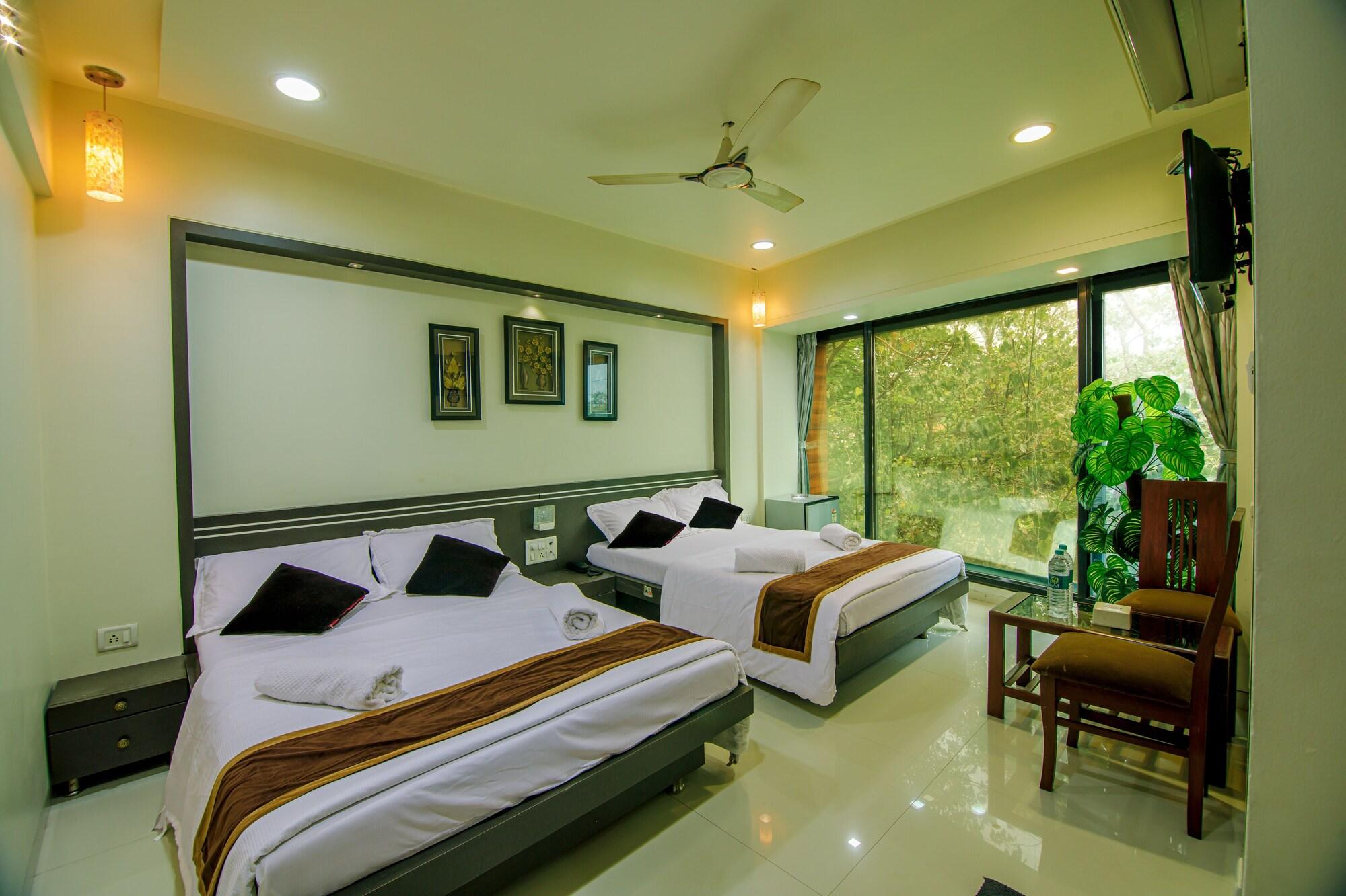 Hotel La Metro Near Bkc 3*